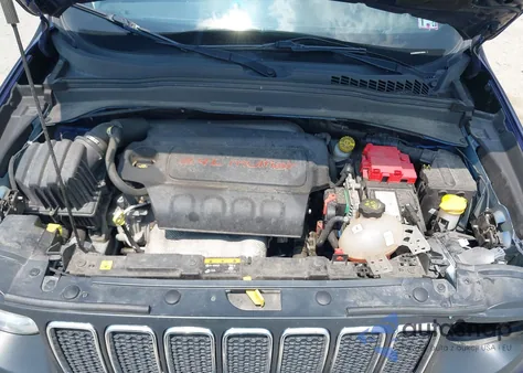 2019 Jeep Renegade Latitude 4X4 из США, поврежденный, VIN ZACNJBBB6KPJ95559